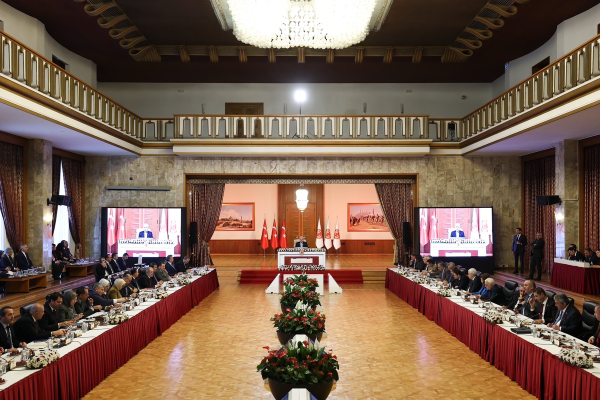 AK Parti ve DEM Parti heyetleri İzleme Komisyonu sürecini TBMM'de görüştü