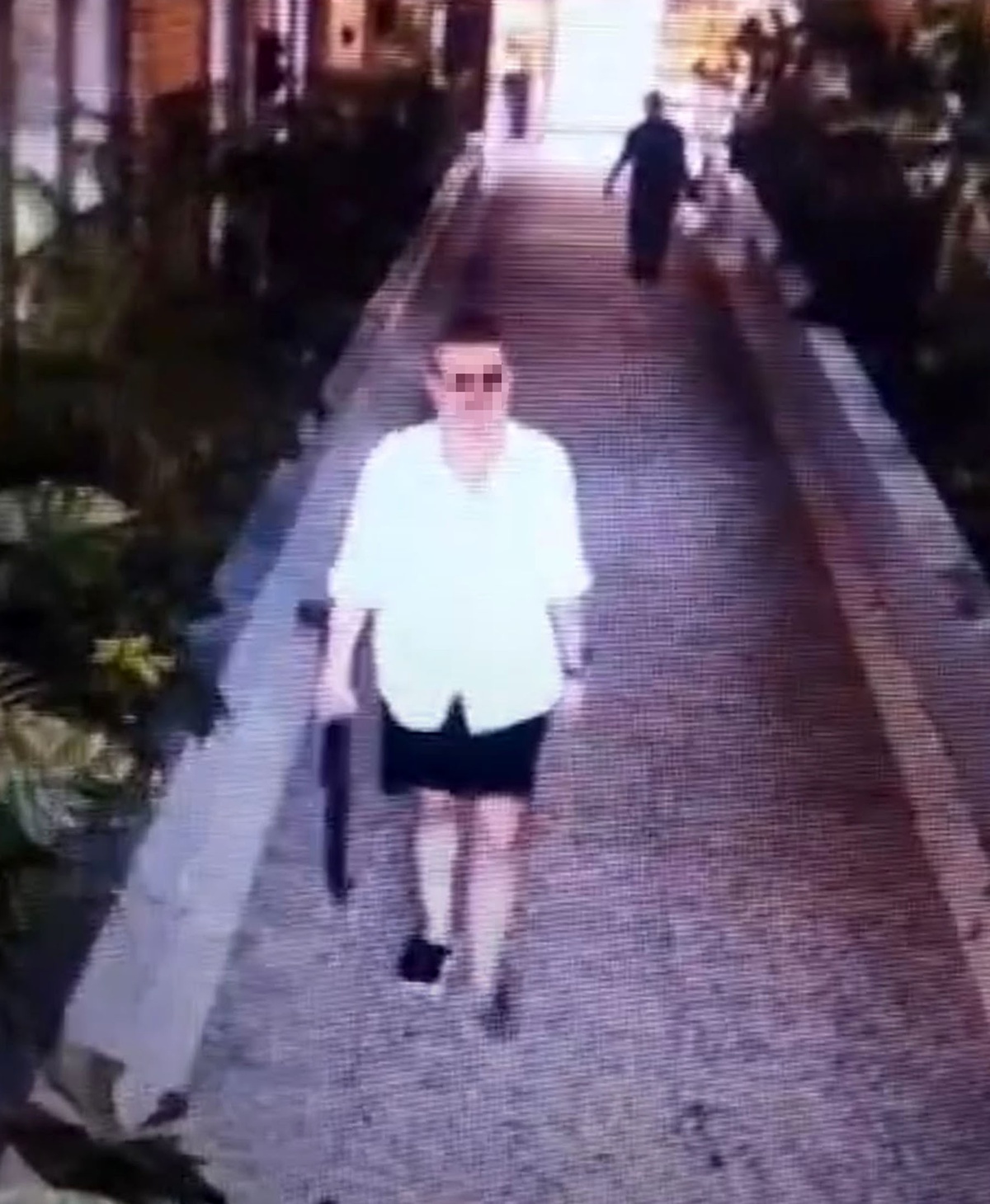 Antalya'da pompalı tüfekle siteye giren şahıs serbest bırakıldı! Komşular tedirgin: Çocuklar aşağı inemiyor
