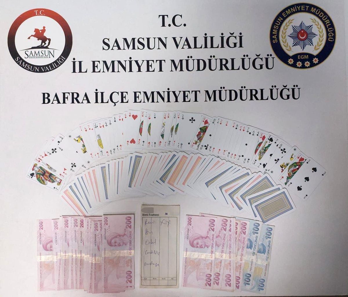 Bafra'da kıraathaneye kumar baskını: 5 kişiye 58 bin TL ceza