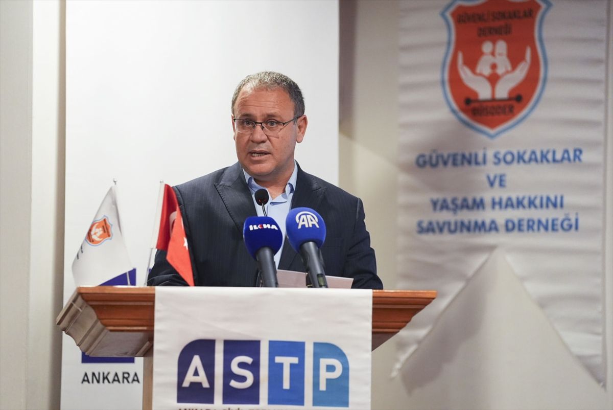 Başkentte "Türkiye'de Başıboş Köpek Sorunu: Güncel Durum" paneli düzenlendi