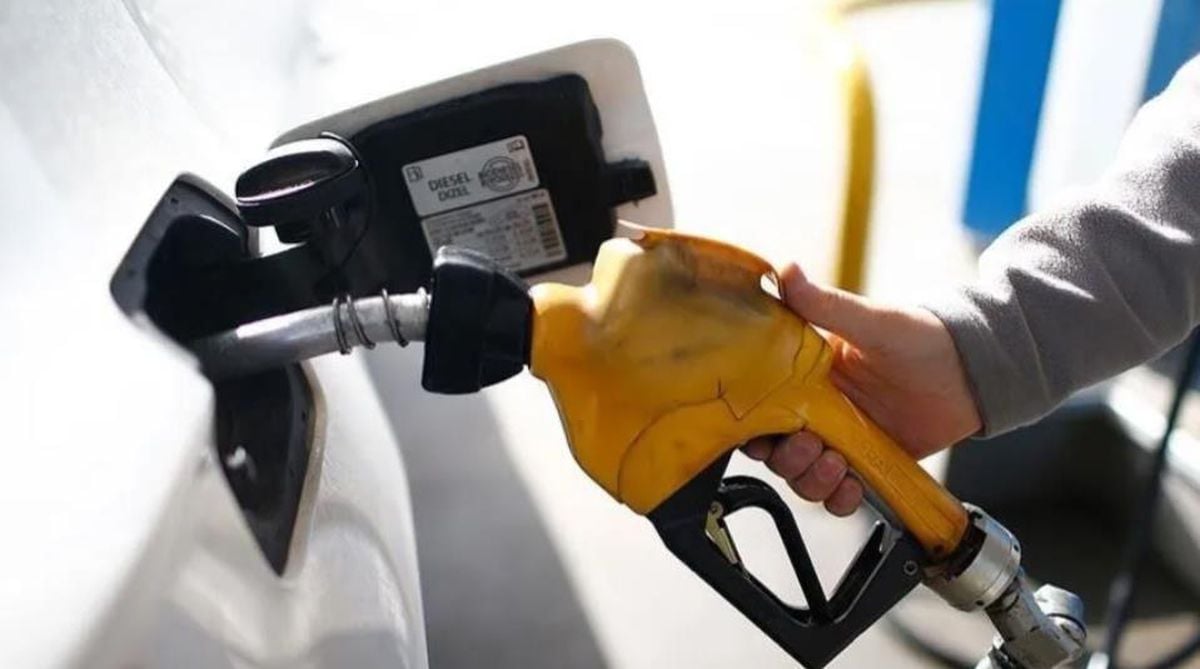 Benzine motorine zam var mı? 2 Temmuz Akaryakıta bu gece zam son dakika var mı, gelecek mi?