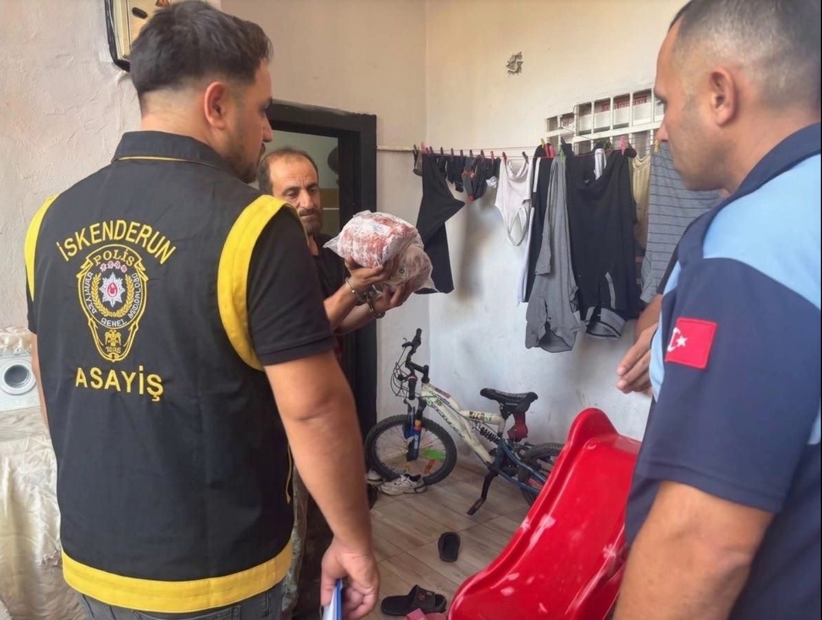 Çöp sahasından topladıkları 1 ton 360 kilo bozuk eti satacaklardı! İskenderun'da 4 şüpheli yakalandı