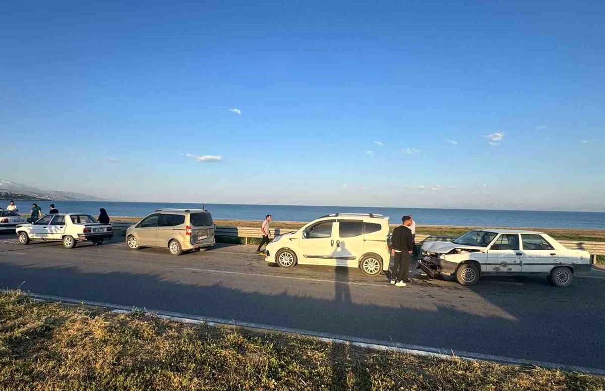 Düğün konvoyunda kaza: 3 yaralı