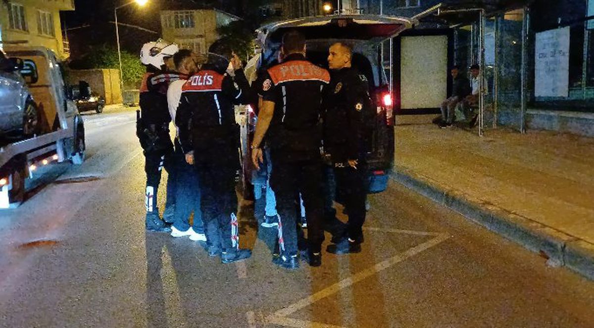Ehliyetsiz sürücünün aracında 680 uyuşturucu hap ve metamfetamin ele geçirildi