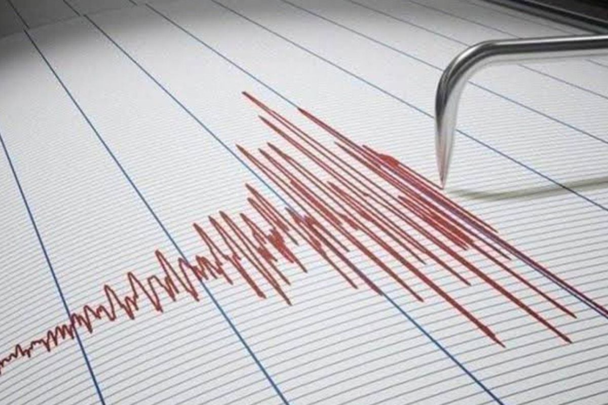 Endonezya’da 7,7 büyüklüğünde deprem
