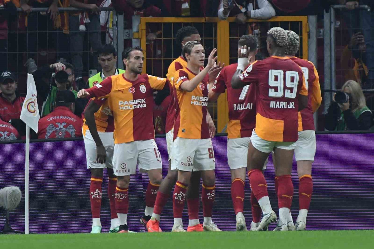 Galatasaray, RAMS Park'ta Fenerbahçe'yi 2-1 yenerek 18. derbide 7. galibiyetini aldı