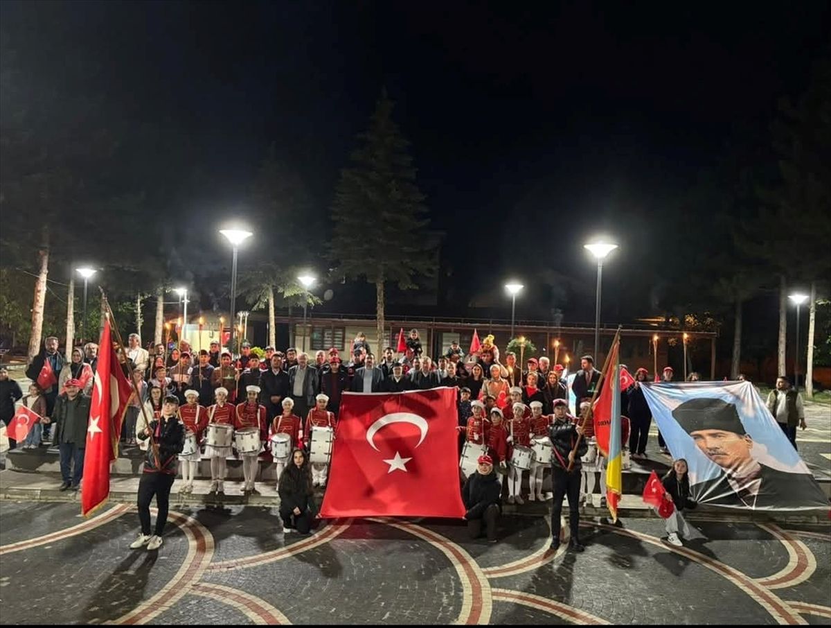 İhsangazi'de fener alayı düzenlendi