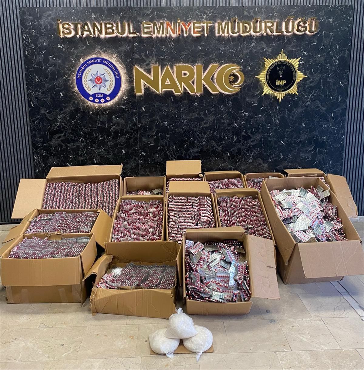 İstanbul'da Büyük Uyuşturucu Operasyonu: 560 Bin Hap Ele Geçirildi