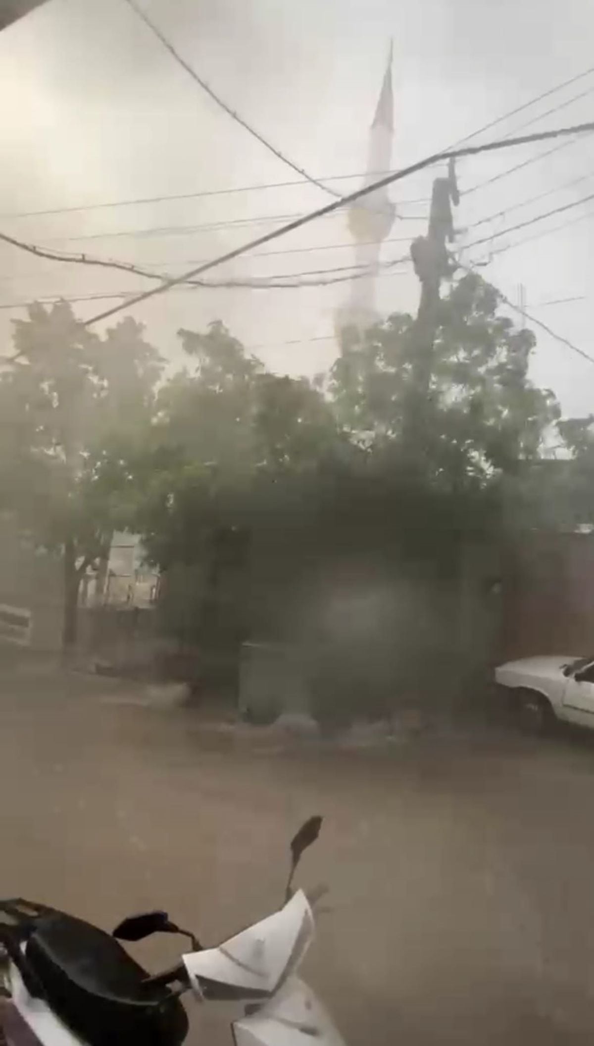 Manisa'da sağanak ve fırtına etkili oldu