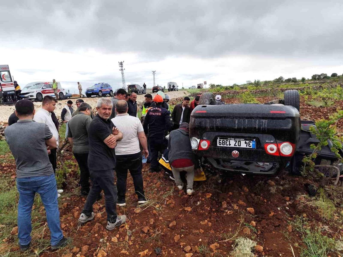 Mardin'de otomobil devrildi: 1 ölü, 2 yaralı