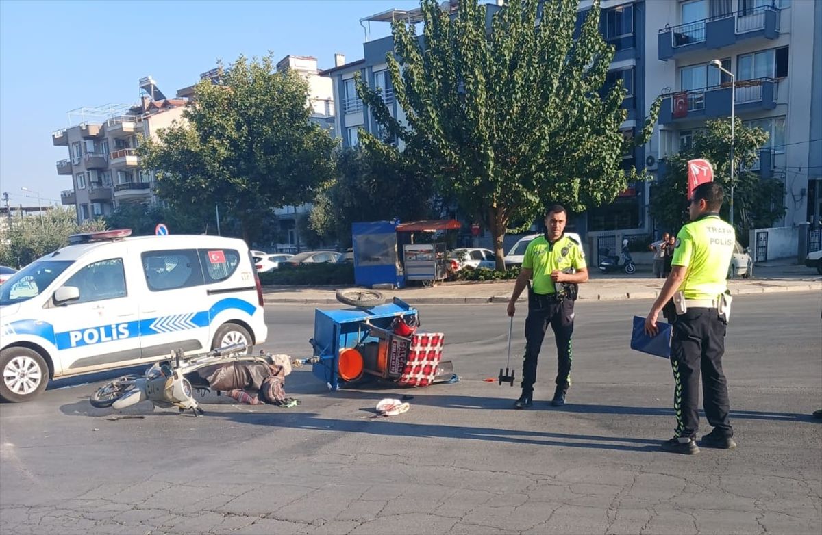Ödemiş'te Motosiklet-Otomobil Çarpışması: 1 Yaralı