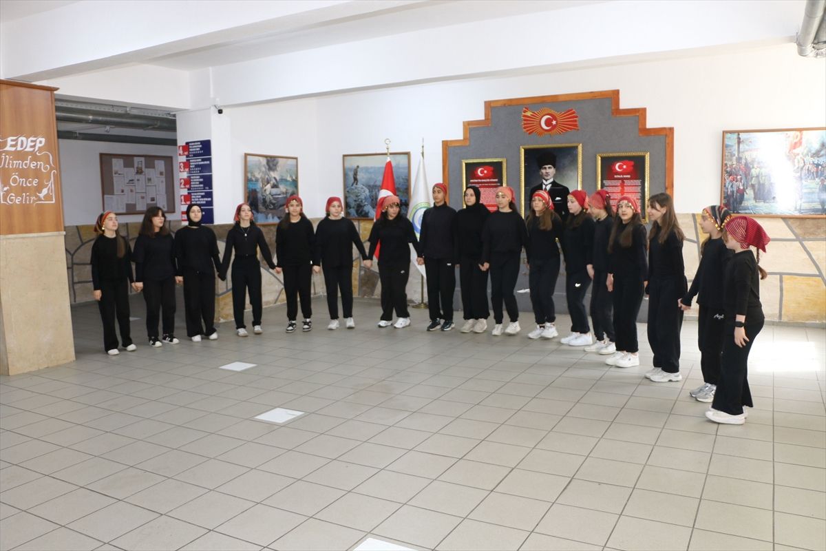 Of'ta TÜBİTAK 4006 Bilim Fuarı açıldı