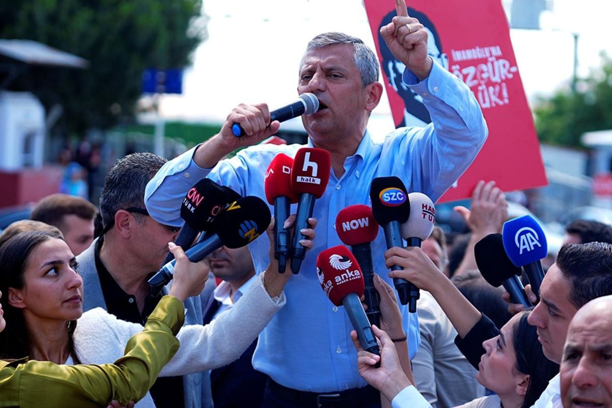 Özgür Özel: Sizi hiç üzmeden yeni bir yol açacağız