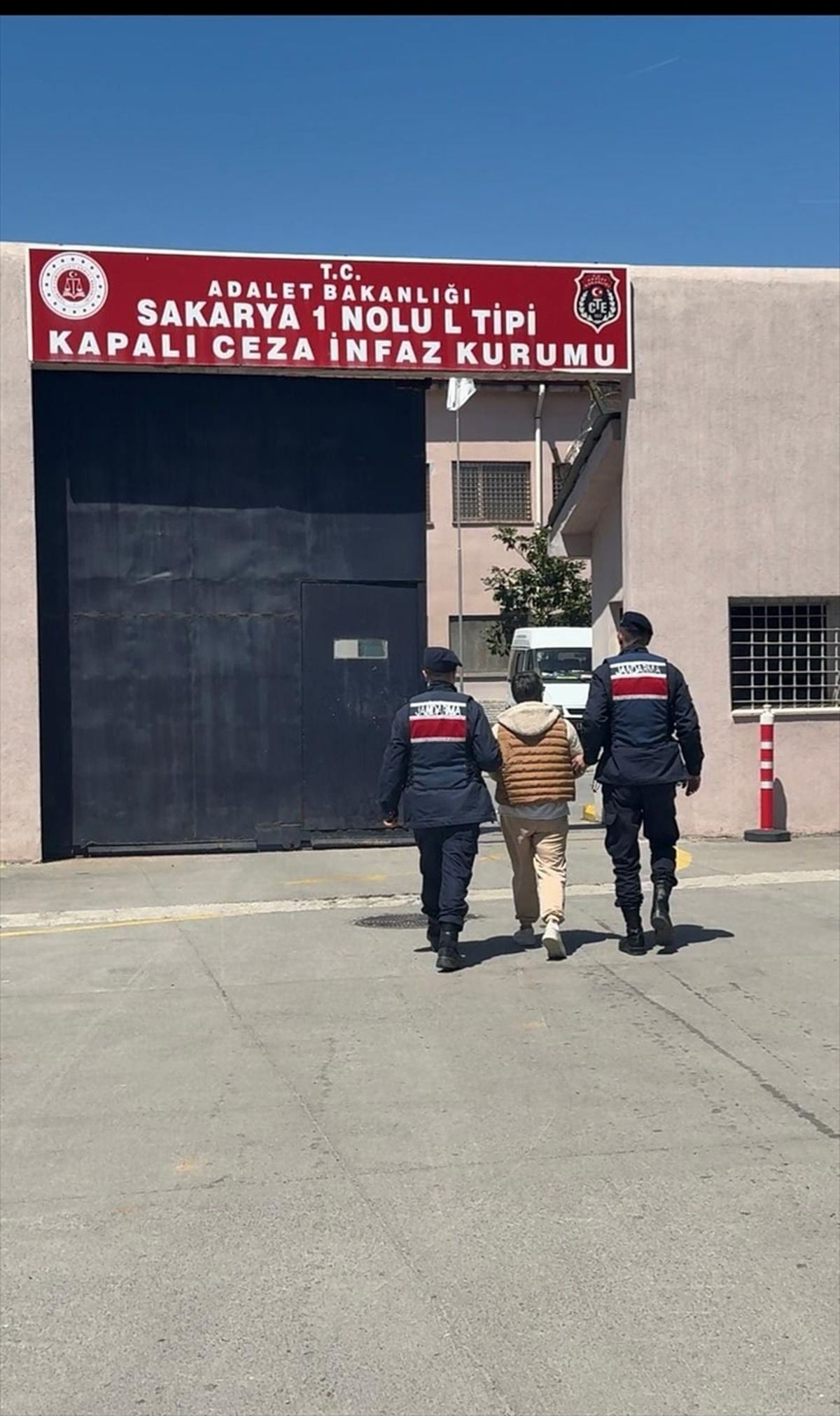 Sakarya'da uyuşturucu operasyonunda 2 zanlı tutuklandı