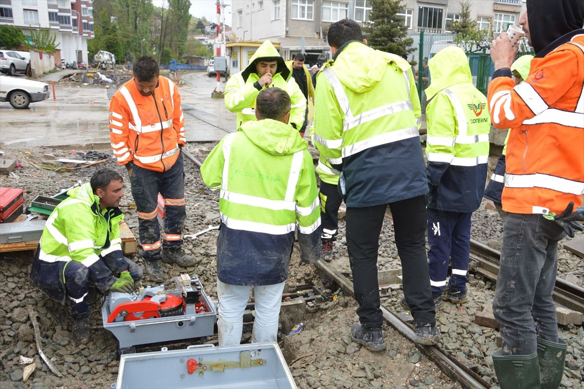 Samsun'un Havza ilçesinde selde zarar gören demir yolu onarıldı