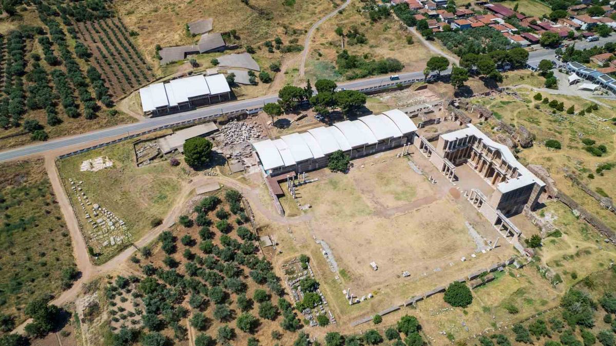 Sardes'in 2500 Yıllık Sur Duvarının Sırrı: Kayıp Asurlular