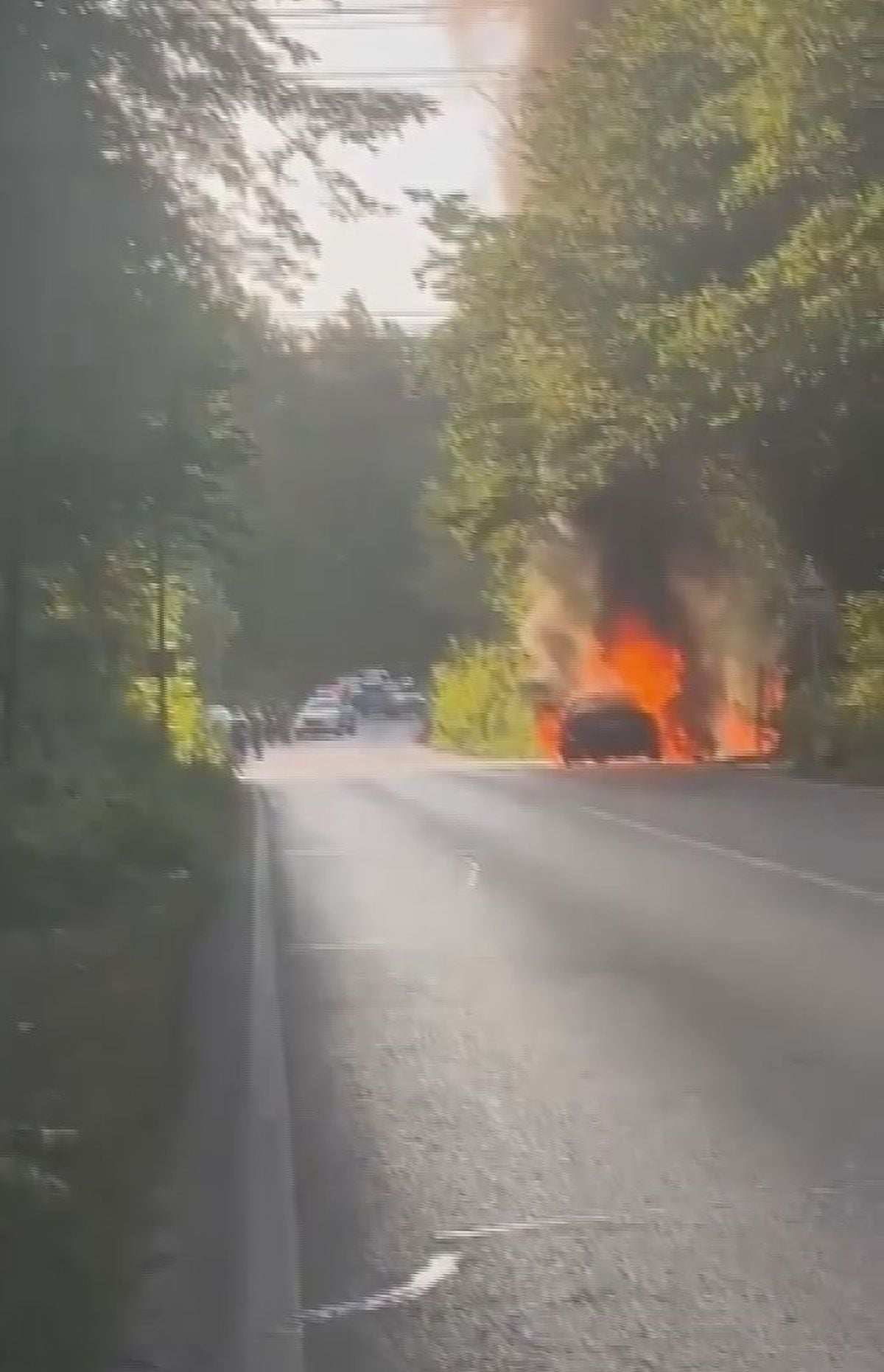 Sarıyer'de seyir halindeki otomobil alev alev yandı