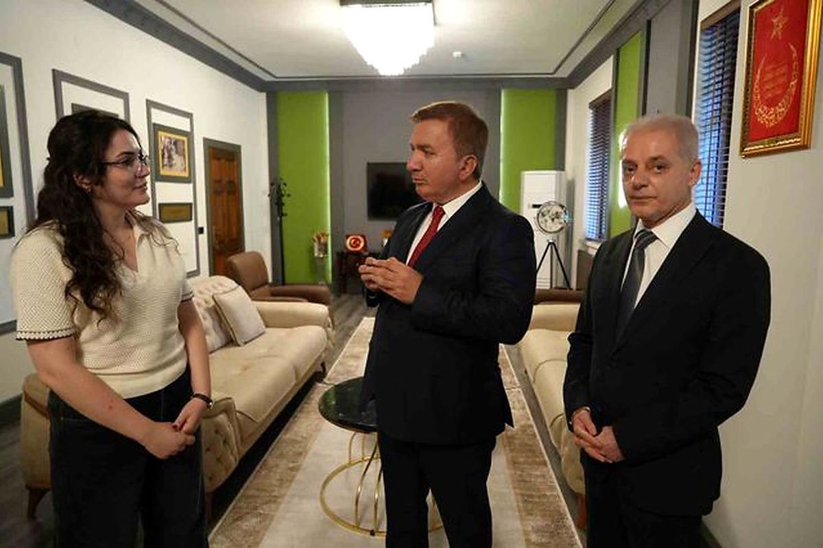 Silahlı saldırıda bacağını kaybetmişti: Şimdi başhekim oldu