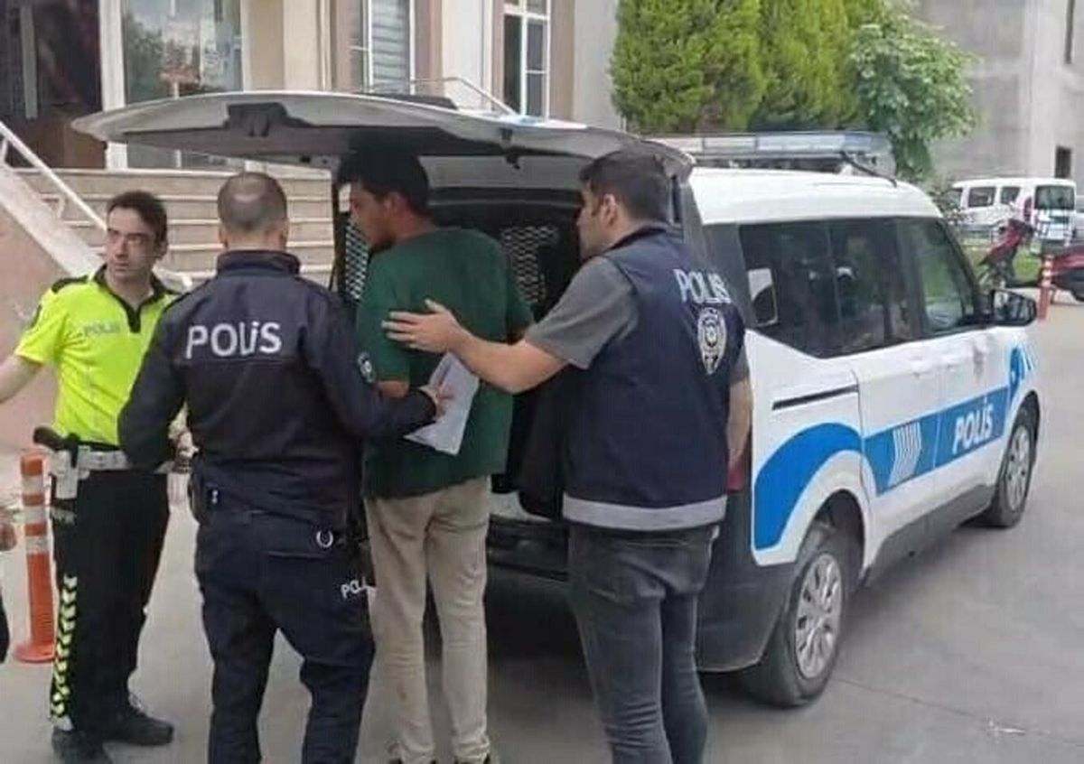 Üniversite öğrencisine bıçaklı, sopalı saldırı kamerada