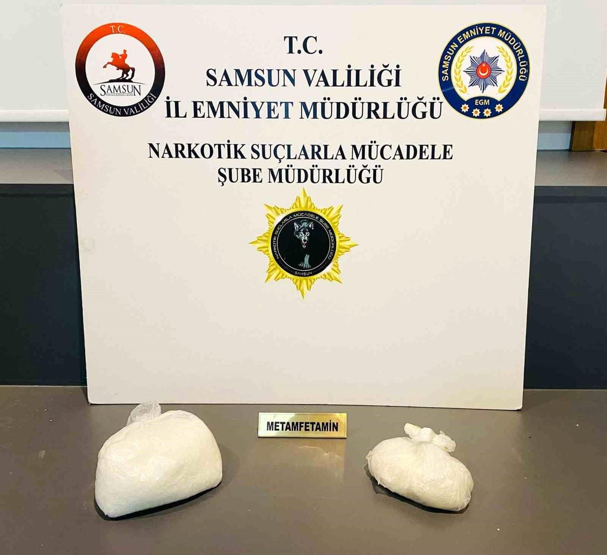 Uyuşturucu operasyonunda 1 kilo metamfetamin ele geçirildi