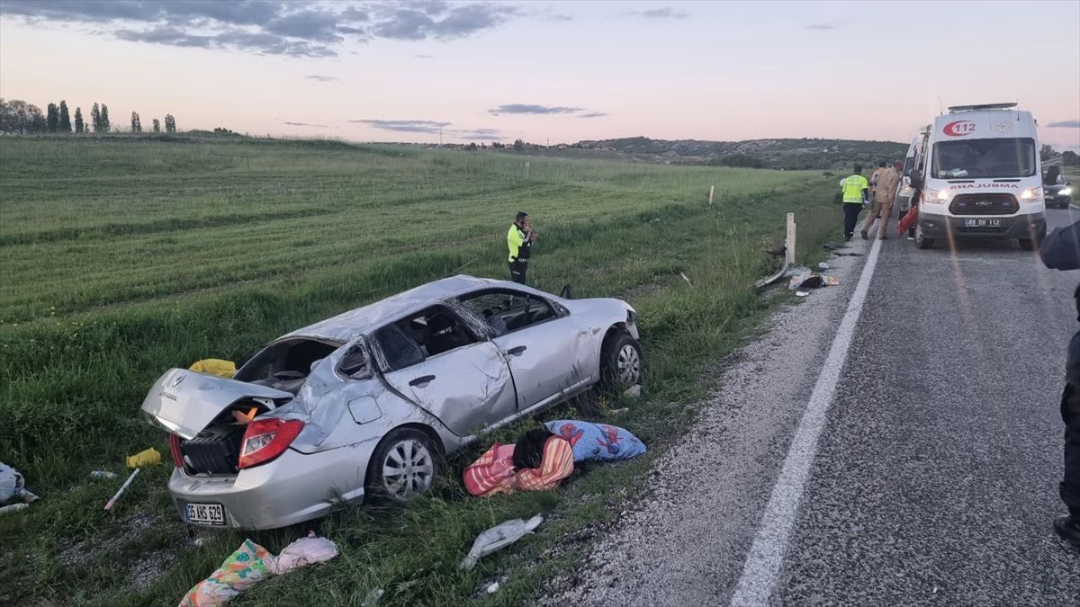 Yozgat'ta şarampole devrilen otomobildeki 1 kişi öldü, 3 kişi yaralandı