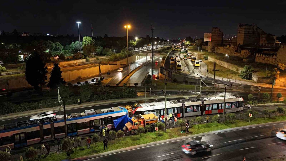 Zeytinburnu'nda Tramvay Kazası: 9 Yaralı